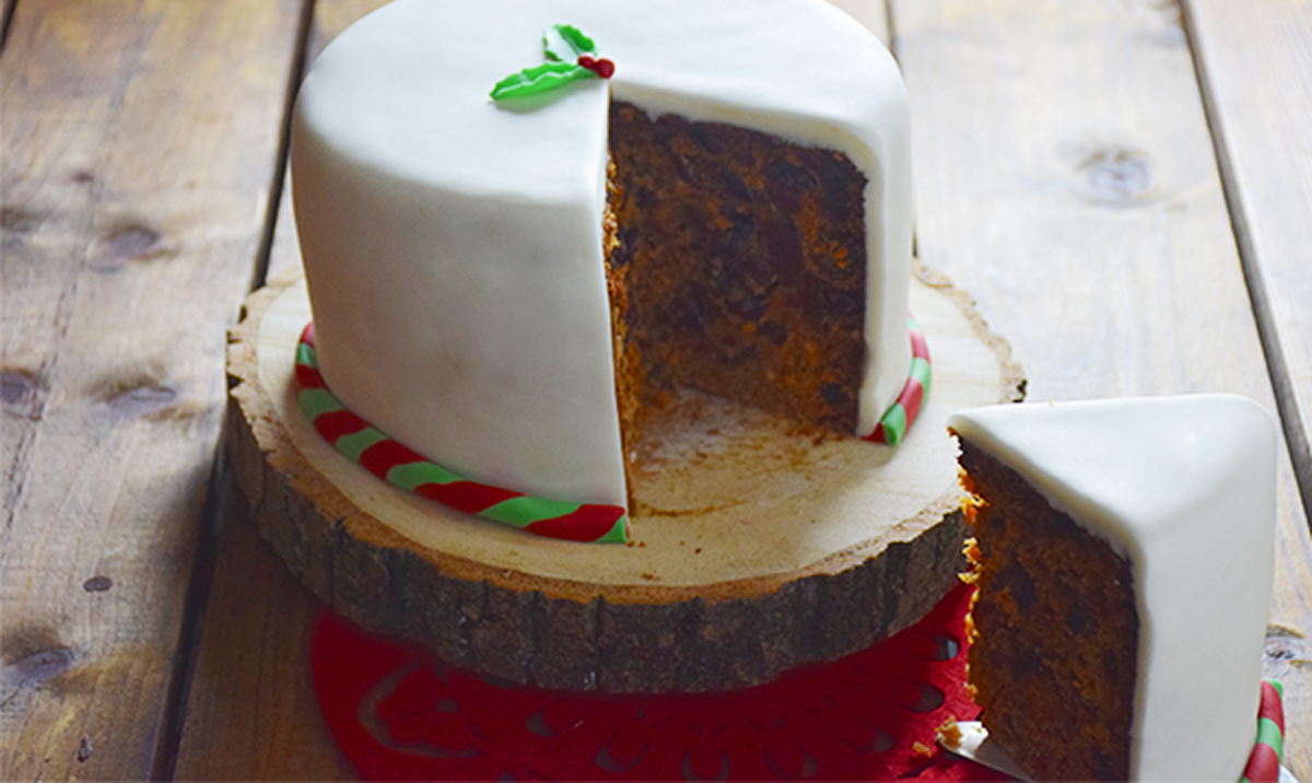 Christmas Cake With Cherries Raisins And Orange Juice Christmas Cake With Cherries Raisins And Orange Juice