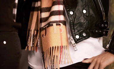 Burberry Scarf Bar